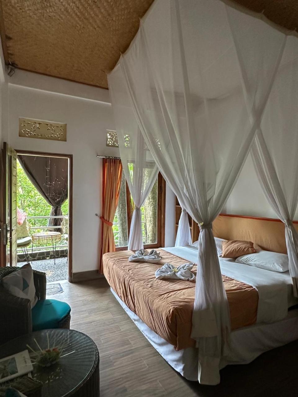 Omunity Bali Hotel Singaraja Exterior foto