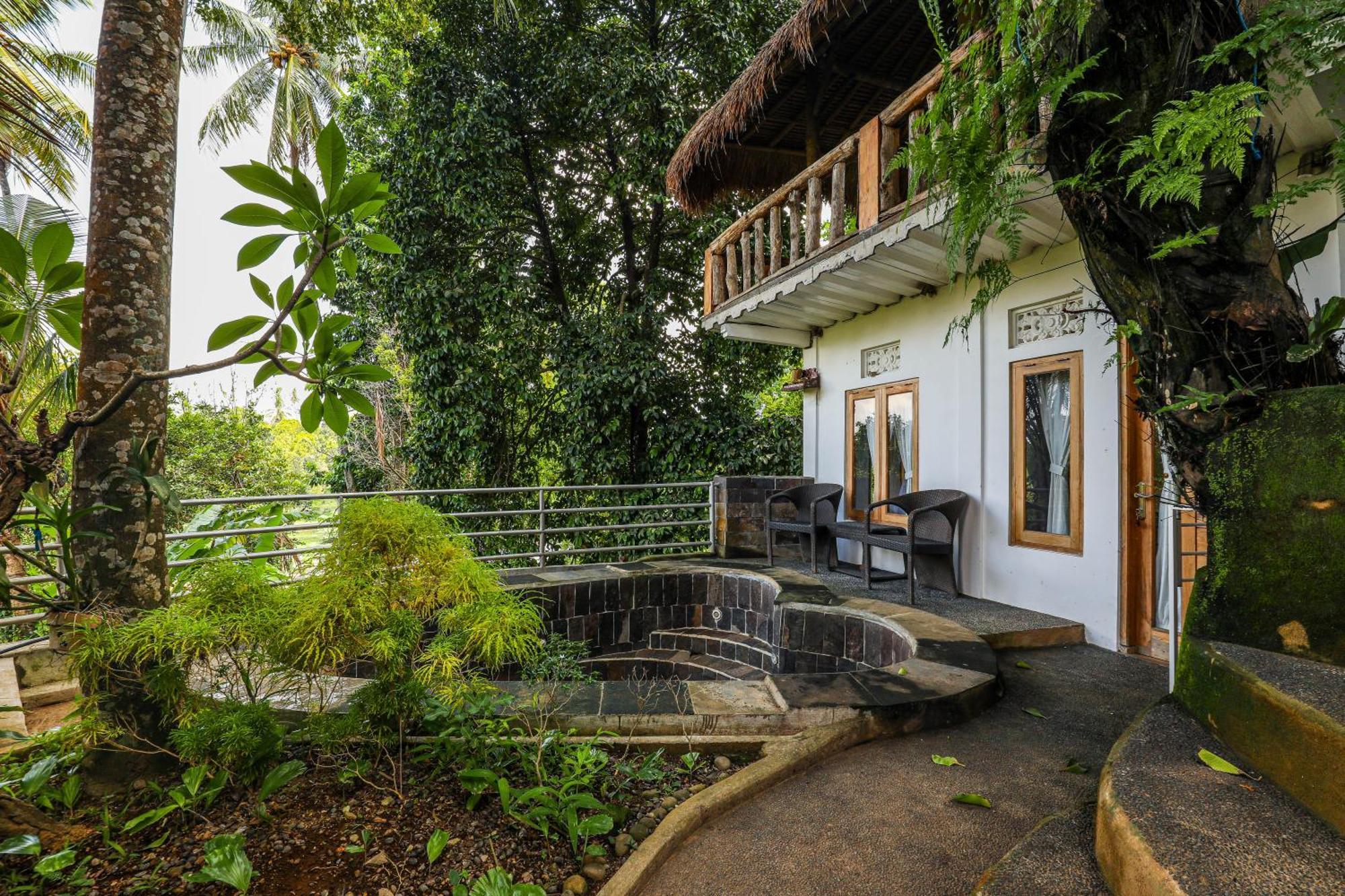 Omunity Bali Hotel Singaraja Exterior foto