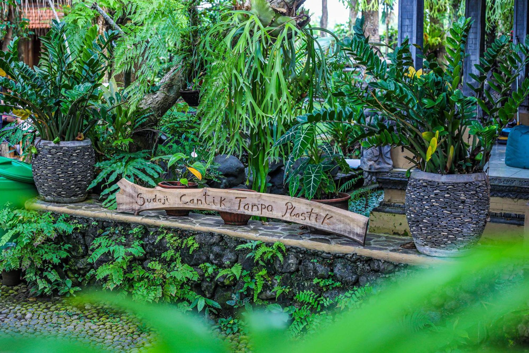 Omunity Bali Hotel Singaraja Exterior foto
